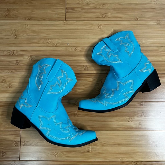 Blue and White Western Embroidered Cowboy Boots - Women - Size 42 - Picture 4 of 12